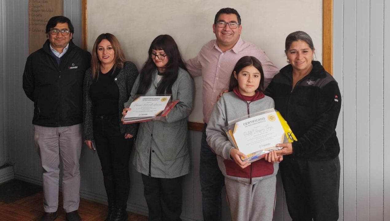 /reconocen-a-estudiantes-por-su-destacado-rendimiento-academico-en-el-marco