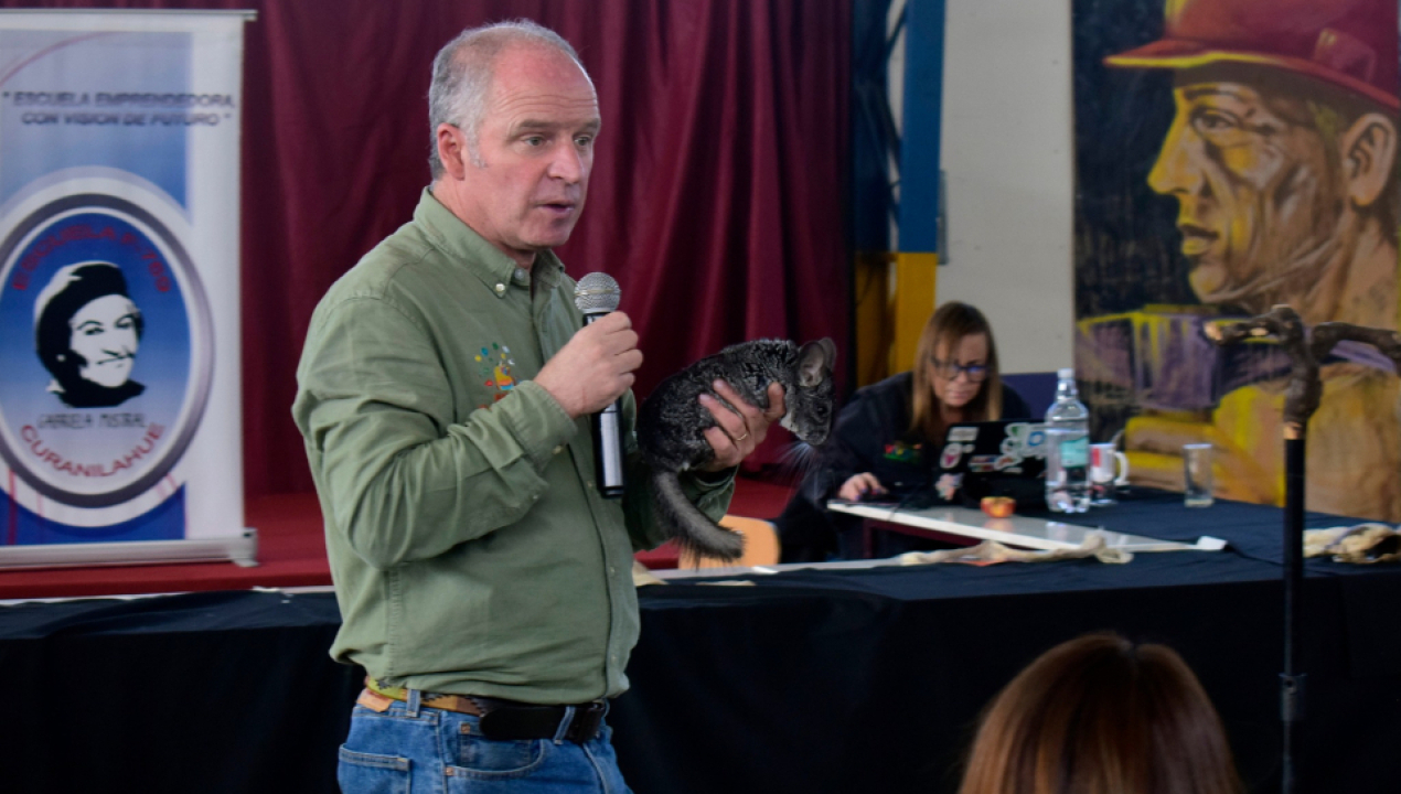 /escuela-gabriela-mistral-recibe-visita-educativa-de-selva-viva-junto-al