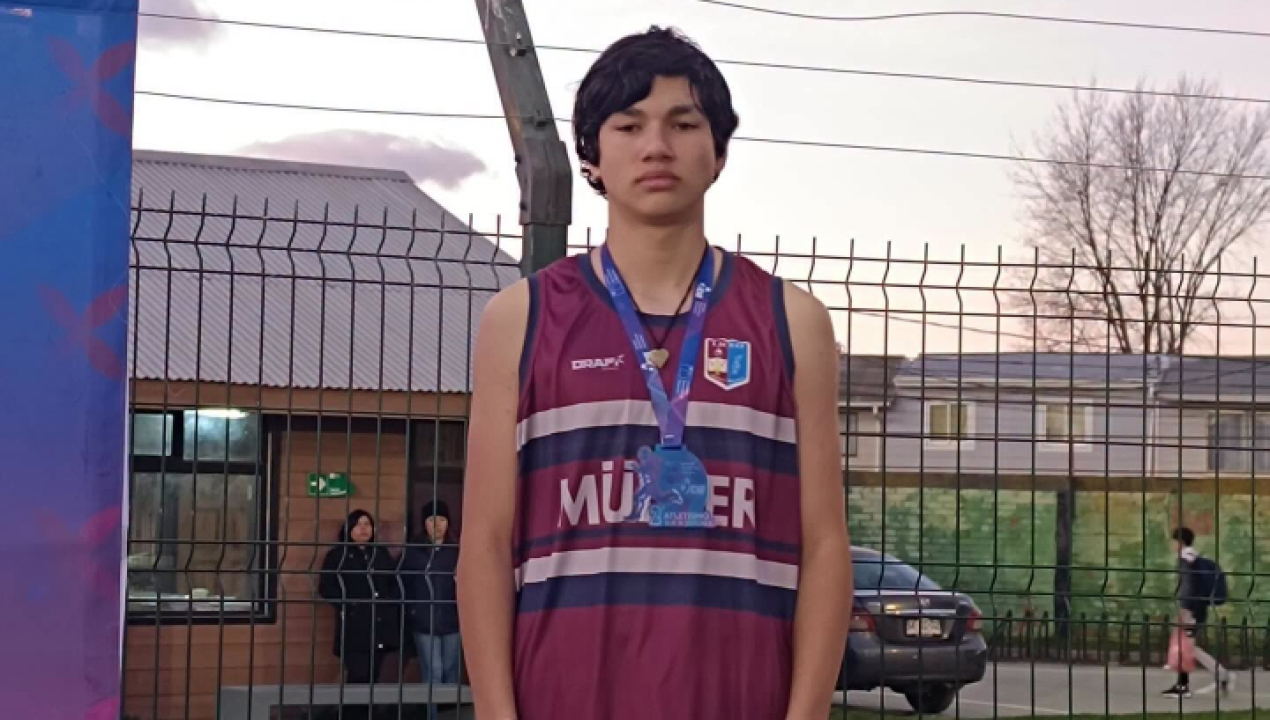 /promesa-del-atletismo-escolar-estudiante-de-la-escuela-muller-destaca-en