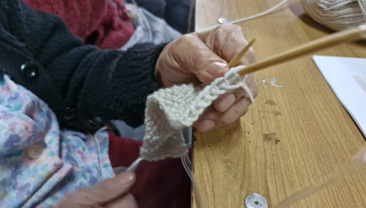 /vecinas-de-los-copihues-en-canete-fortalecen-creatividad-y-participacion