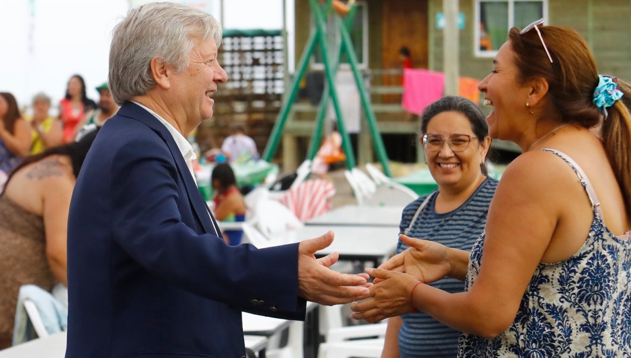 /municipio-de-curico-inauguro-tu-verano-feliz-en-iloca