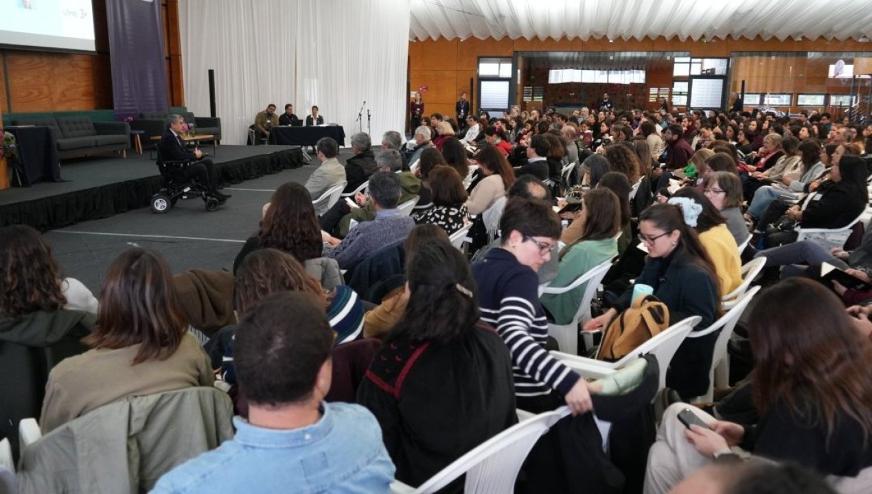 /los-lagos/mas-de-320-educadores-se-reunen-en-puerto-varas-en-seminario-internacional