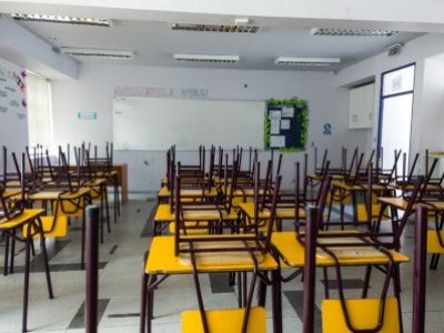Suspensión de clases en casi todas las comunas del borde costero de Chile