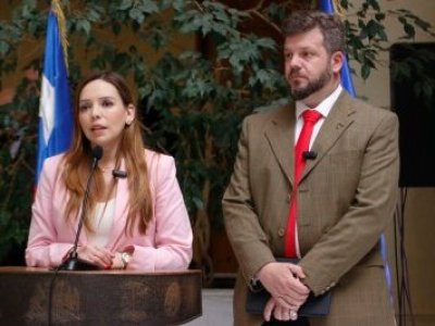 Camila Flores sufre por tenso enfrentamiento en feria libre de Viña del Mar mientras hacía campaña