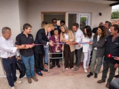 Vendió su mansión por $3.300 millones: Farkas inaugura viviendas para damnificados del incendio en Quilpué