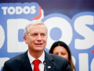 Kast reacciona tras declaraciones de Ingrid Arias sobre su cercanía