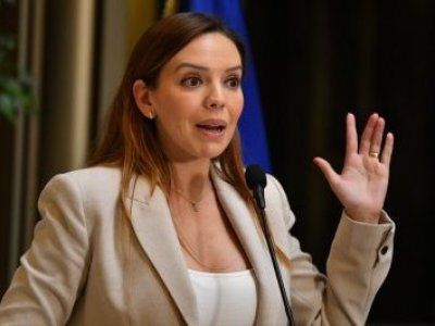 Camila Flores amenaza con cárcel 