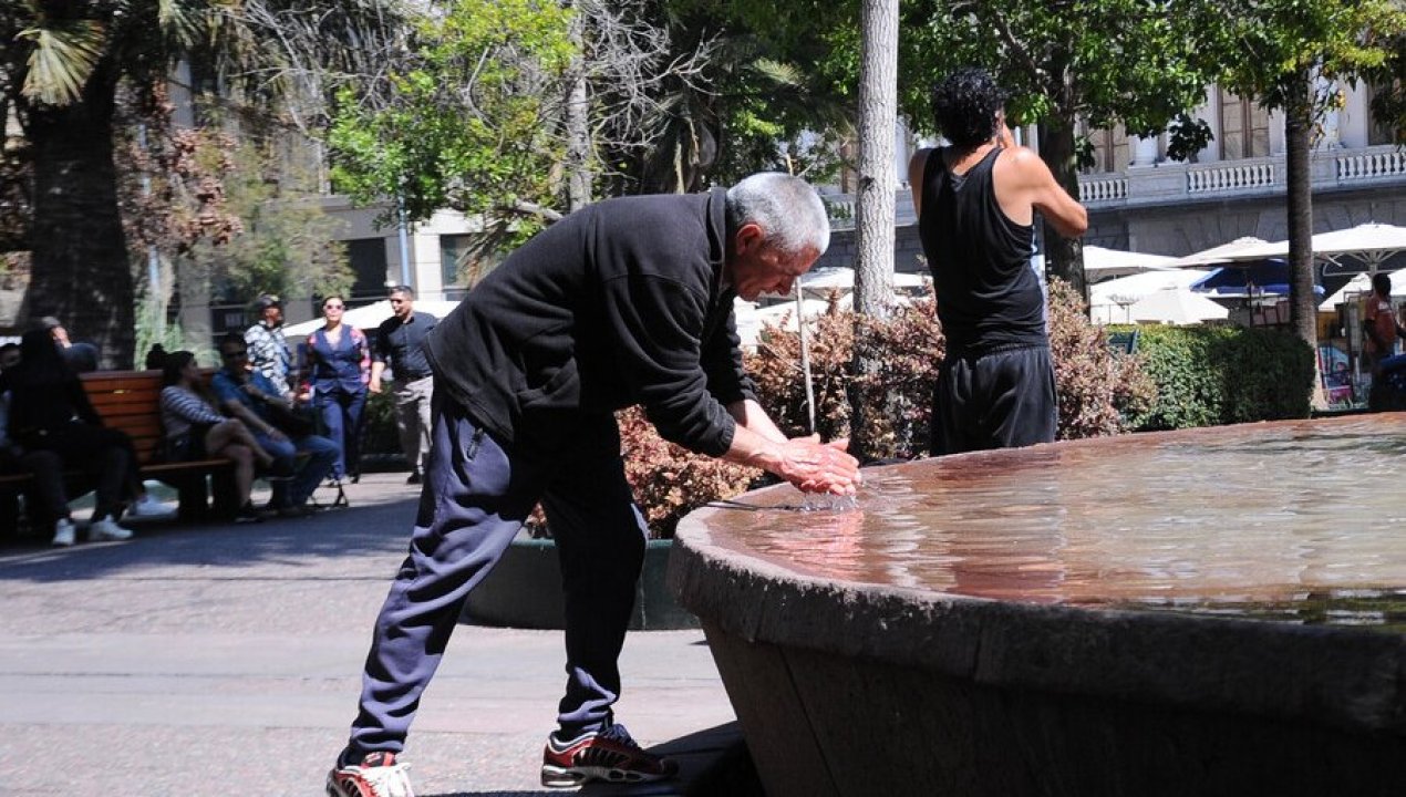 /actualidad/emiten-aviso-por-altas-temperaturas-en-cinco-regiones-del-pais-como