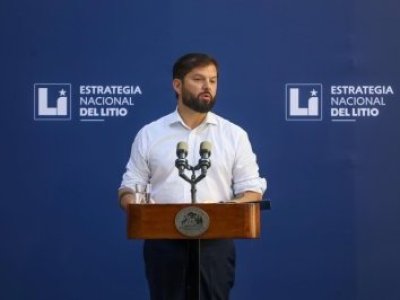 Presidente Boric sostiene que cable submarino “está en evaluación” y que decisión final recaerá en próximo gobierno