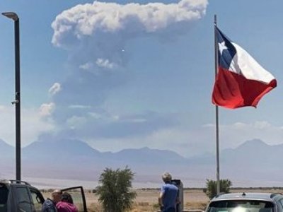 Sernageomin elevó alerta en el volcán Láscar a amarilla