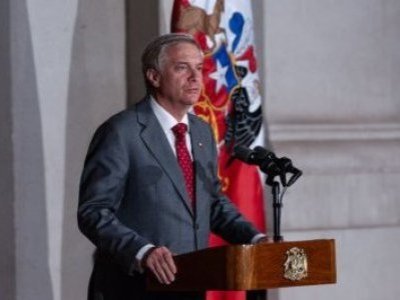 Aprobación de Kast baja a 40% y genera rechazo su almuerzo en La Moneda, según Cadem