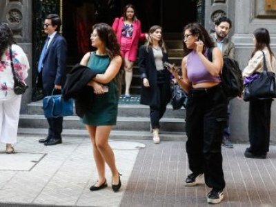 Entra en vigencia la jornada laboral de 42 horas: claves, dudas y a quiénes afecta