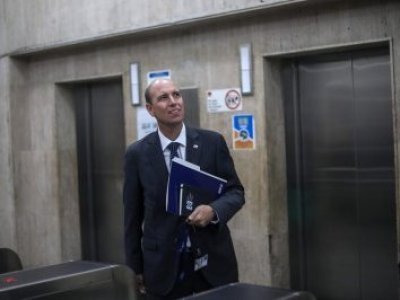 Tras ajuste de gabinete: Ministro Arrau enfrentará su primera sesión clave en el Senado
