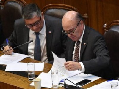 Gobierno defiende rebaja presupuestaria en Salud y recibe críticas desde la oposición