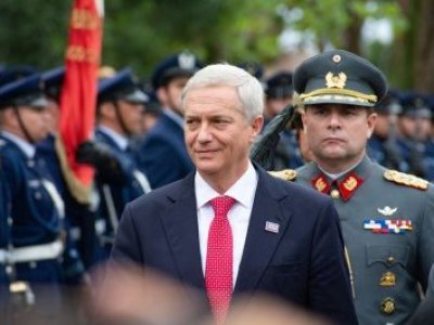 Balance adverso para el Ejecutivo a 100 días de asumir, según Cadem y Criteria