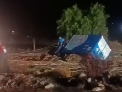 [Video] Los efectos del sistema frontal en Coquimbo: Río arrasó con puente en Monte Patria
