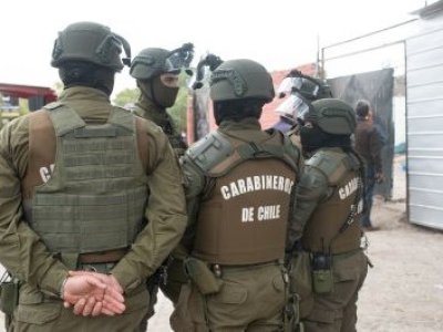 Investigan irregular procedimiento policial contra dos estudiantes de Quellón