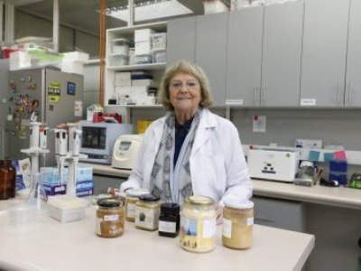 Gloria Montenegro primera mujer en ganar Premio Nacional de Ciencias Aplicadas