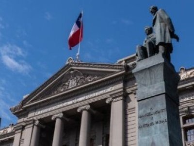 Corte Suprema remueve a 11 jueces por irse de vacaciones con licencia medica