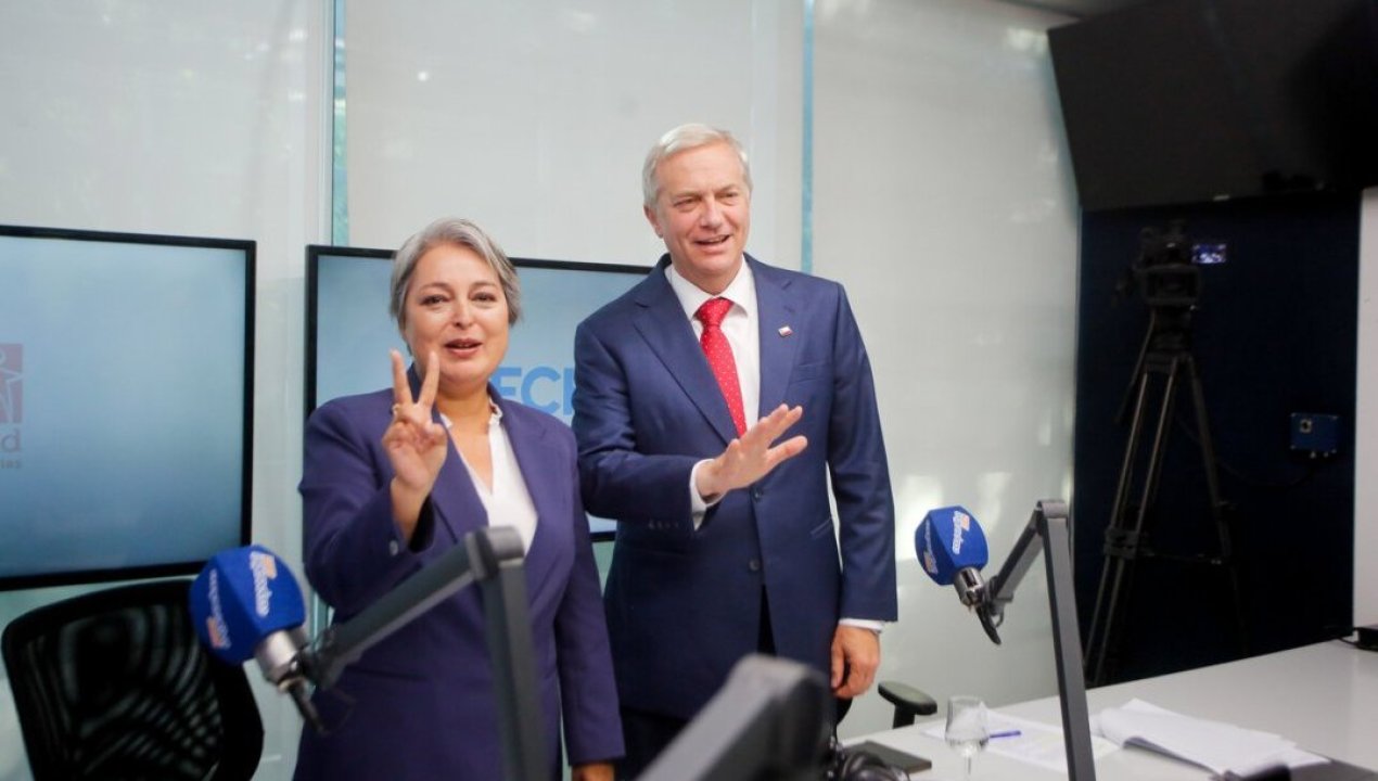 /magazine/tarotista-que-acerto-primera-vuelta-afirma-que-jara-podria-revertir-el